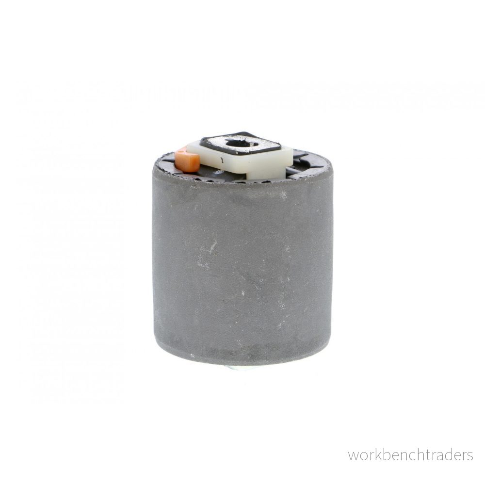 VAICO V10 1235 Silent Bloc De Triangle AUDI: A4 B6 Avant, B7 A8 D3, VOLKSWAGEN: Passat B5 GP Break, Berline, Berline 4046001313141